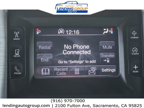 Used 2015 Dodge Challenger SXT image 13