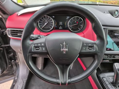 Used 2023 Maserati Levante GT AWD/4WD image 23