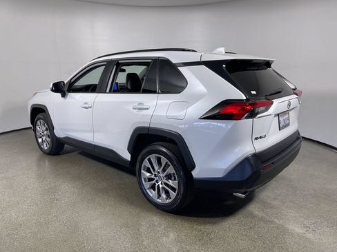 Used 2023 Toyota RAV4 XLE Premium FWD image 5