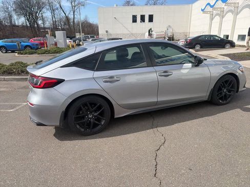 Used 2023 Honda Civic Sport image 11