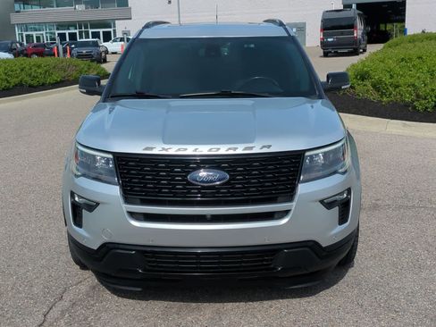 Used 2018 Ford Explorer Sport w/ Equipment Group 401A AWD/4WD image 3
