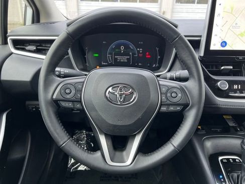 Used 2025 Toyota Corolla XLE image 19