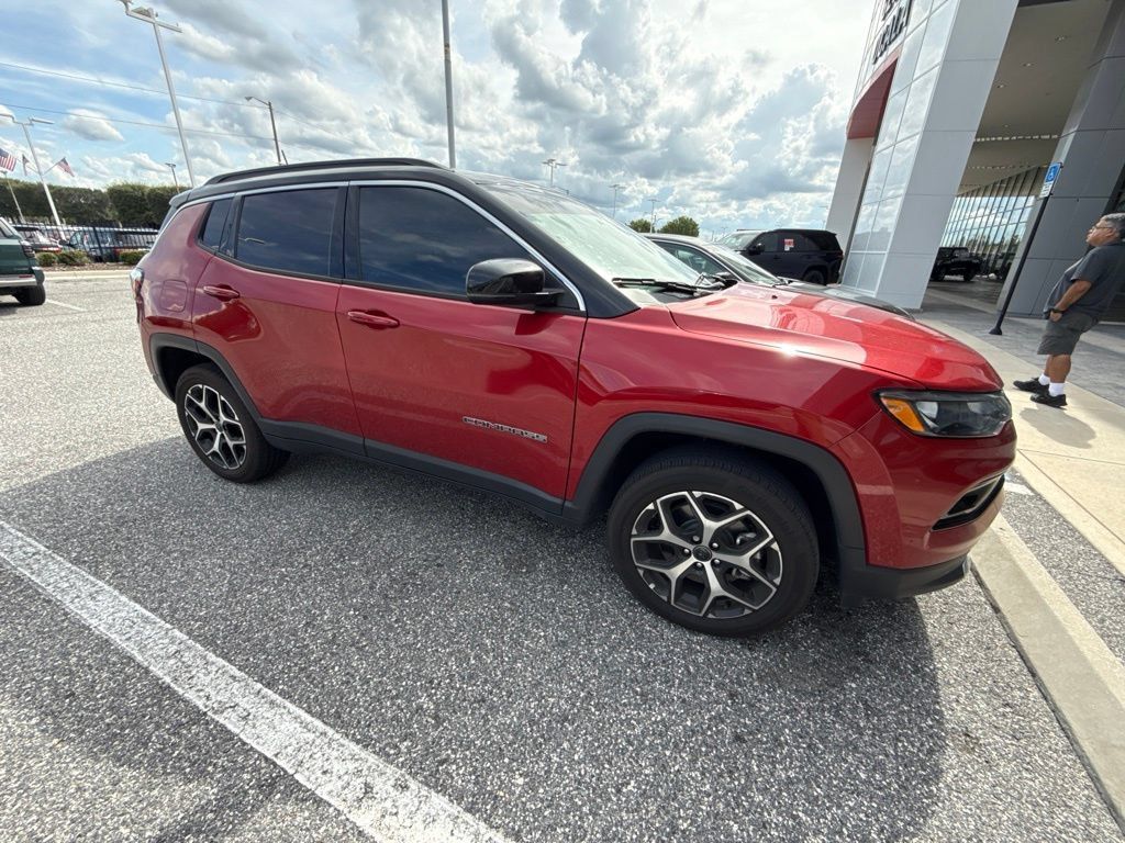 Used 2026 Jeep Compass Limited AWD/4WD image 8