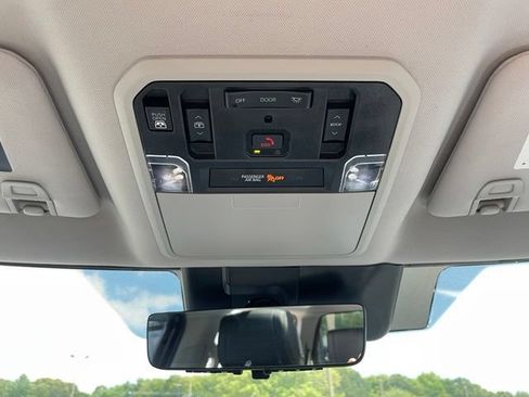 Used 2022 Toyota Tundra Limited AWD/4WD image 24