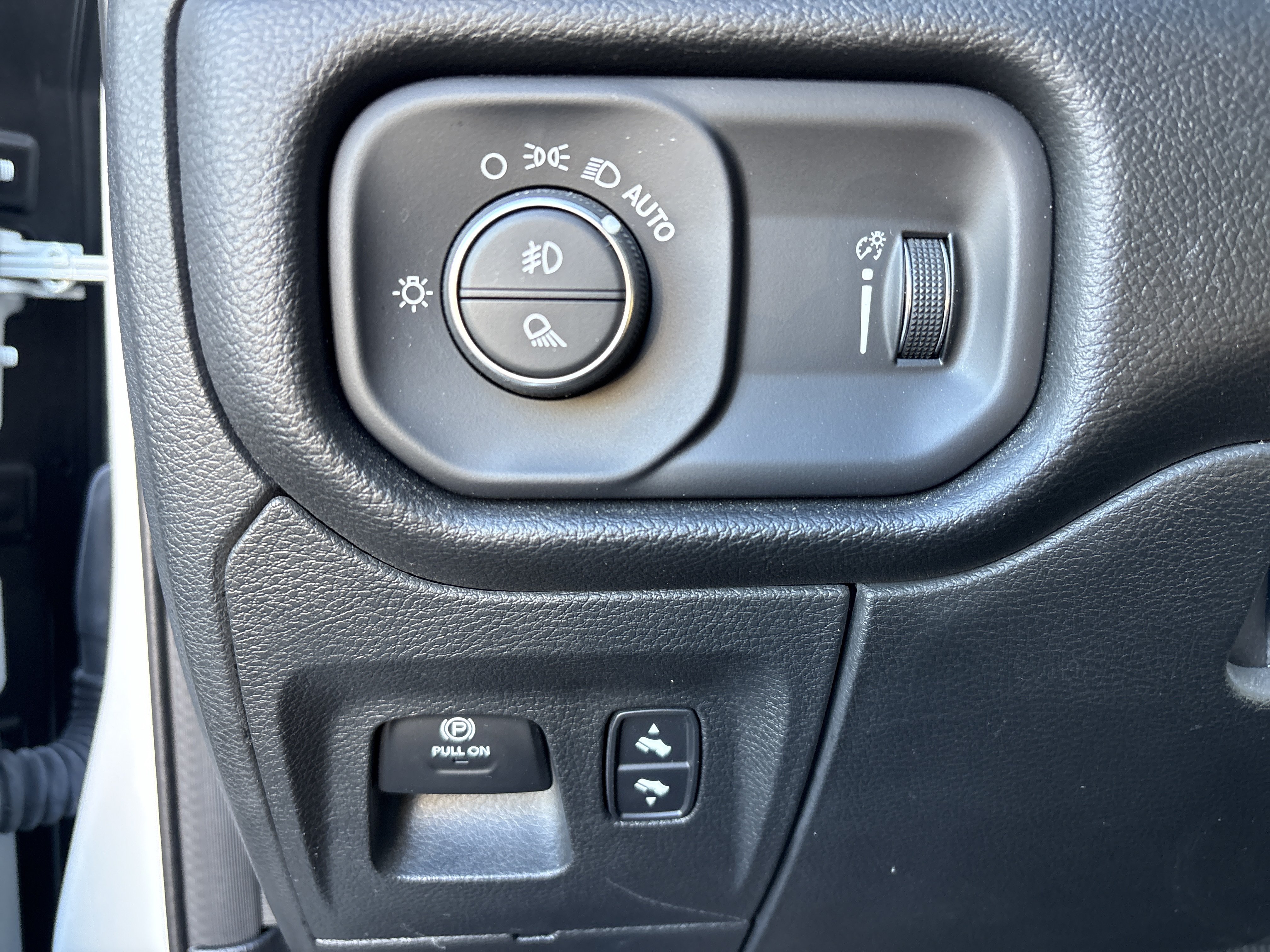 Used 2023 RAM 1500 Big Horn RWD image 32