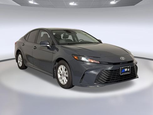 Used 2025 Toyota Camry LE FWD image 7