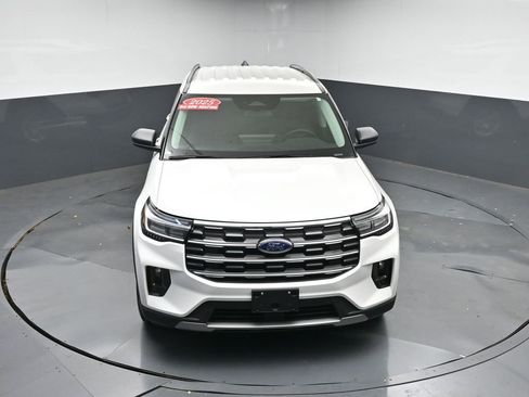 Used 2025 Ford Explorer Active w/ Active Comfort Package image 39