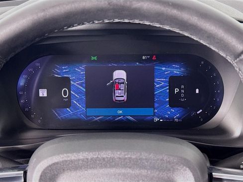 Used 2023 Volvo XC40 B4 Ultimate image 14