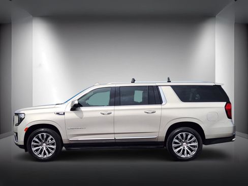 Used 2023 GMC Yukon XL Denali AWD/4WD image 2