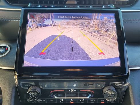 New 2025 Jeep Grand Cherokee L Limited image 28