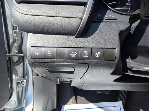 Used 2023 Toyota Camry SE w/ Cold Weather Package image 15