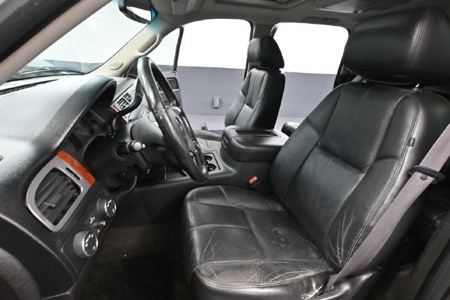 Used 2012 GMC Yukon XL SLT w/ SLT-2 Equipment Package AWD/4WD image 17