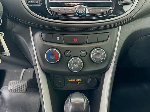 Used 2020 Chevrolet Trax LS w/ Tint and Cruise Package image 15