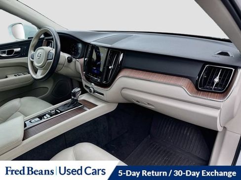 Used 2021 Volvo XC60 T5 Momentum w/ Protection Package Premier AWD/4WD image 34