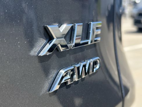 Certified 2022 Toyota RAV4 XLE w/ Convenience Package AWD/4WD image 9
