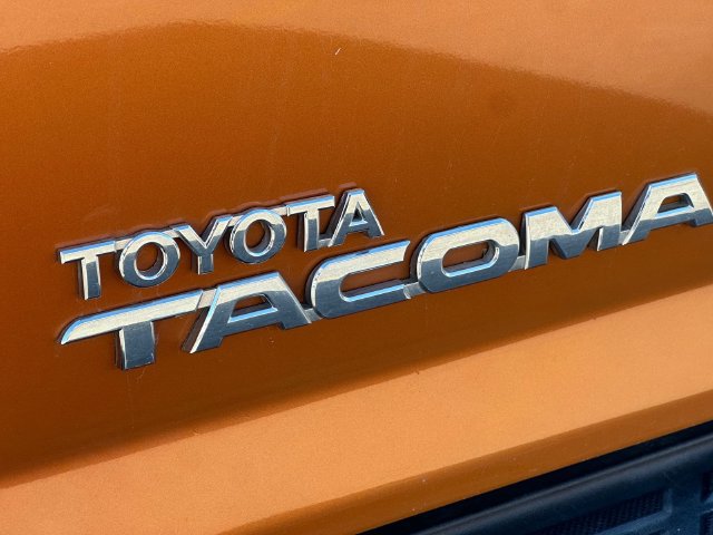 Used 2013 Toyota Tacoma 4x4 Double Cab w/ SR5 Pkg image 9