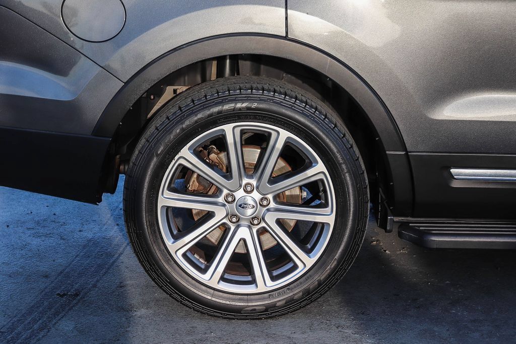 Used 2017 Ford Explorer Limited FWD image 12