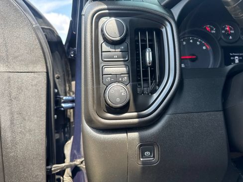 Used 2022 Chevrolet Silverado 2500 Custom w/ Custom Convenience Package AWD/4WD image 20