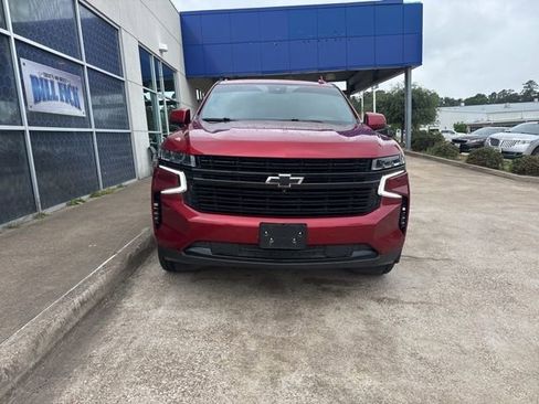 Used 2023 Chevrolet Suburban RST w/ Luxury Package AWD/4WD image 3