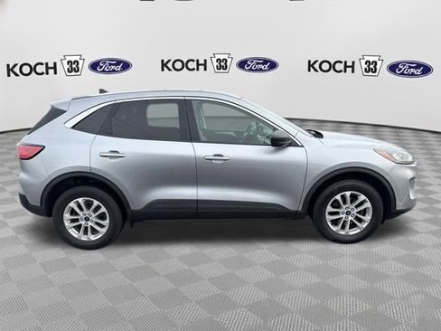 Used 2022 Ford Escape SE w/ Cold Weather Package image 9