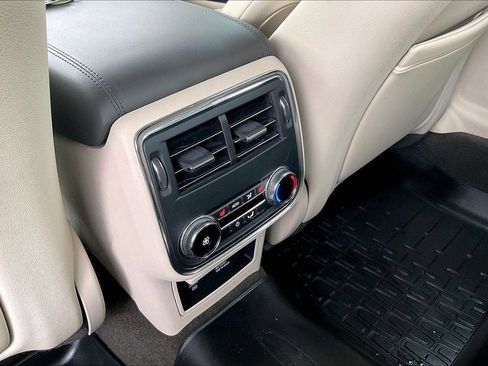 Used 2019 Lincoln Continental Reserve AWD/4WD image 10