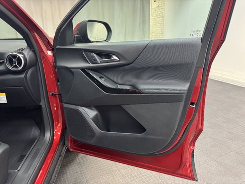 New 2026 Chevrolet Equinox LT w/ LPO, Floor Liner Package AWD/4WD image 20