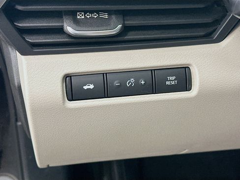 Used 2025 Nissan Altima 2.5 SV image 17