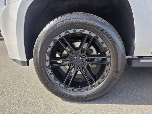 Used 2016 GMC Yukon Denali AWD/4WD image 9