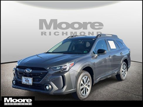 Used 2025 Subaru Outback Premium image 7