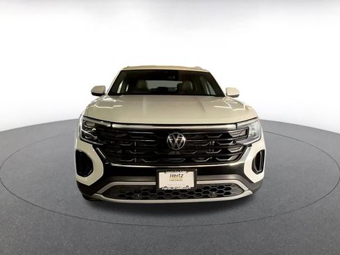 Used 2025 Volkswagen Atlas Cross Sport SE image 4