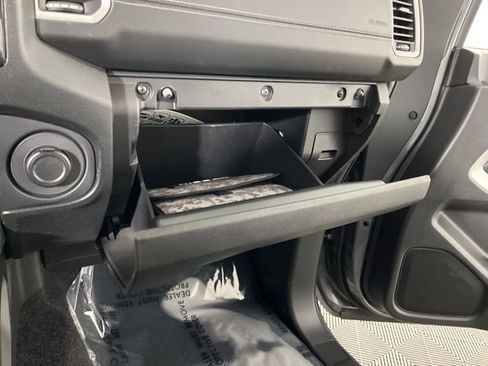 Used 2024 Nissan Frontier SV image 36