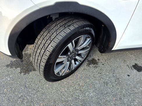 Used 2017 Land Rover Discovery Sport HSE Luxury image 26