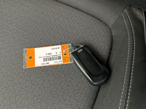 Used 2023 Buick Encore GX Select image 12