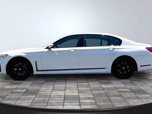 Used 2021 BMW 750i xDrive w/ M Sport Package AWD/4WD image 4