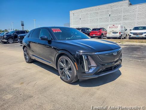 Certified 2024 Cadillac Lyriq Sport w/ LPO, Floor Liner Package AWD/4WD image 5