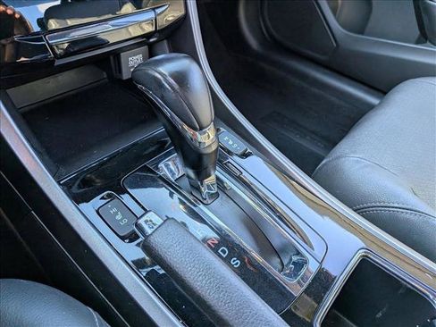 Used 2017 Honda Accord EX-L image 11