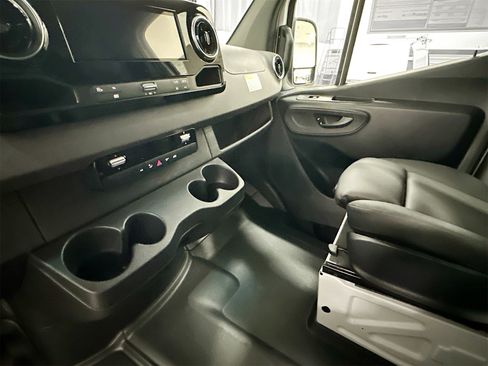 New 2025 Mercedes-Benz Sprinter 2500 image 23