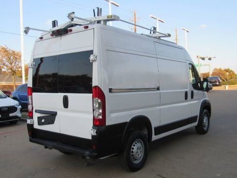 Used 2024 RAM ProMaster 2500 w/ Safety Group image 10