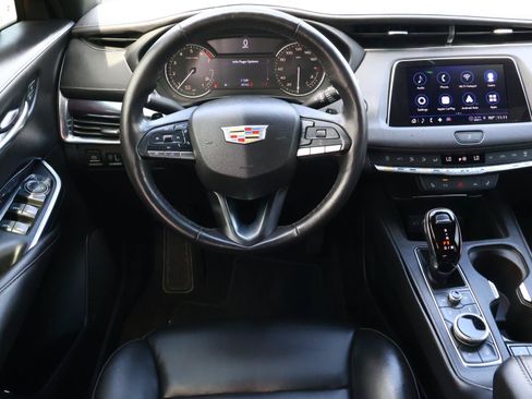 Used 2023 Cadillac XT4 Luxury w/ Cold Weather Package FWD image 15