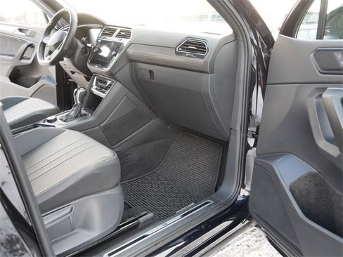Certified 2024 Volkswagen Tiguan SE R-Line image 20