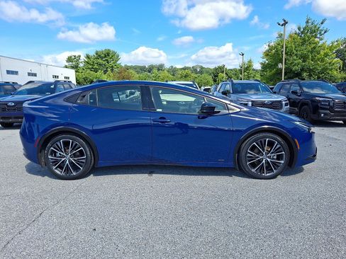 Used 2024 Toyota Prius XLE AWD/4WD image 7