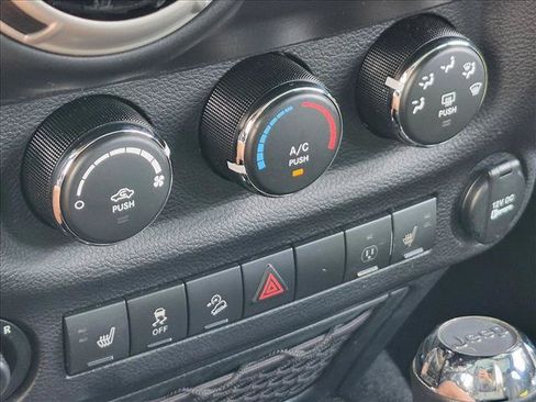 Used 2017 Jeep Wrangler Unlimited Sahara w/ Quick Order Package 24E Chief AWD/4WD image 13