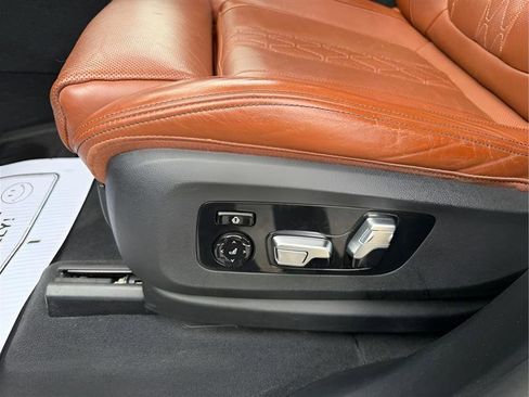 Used 2020 BMW X7 xDrive40i w/ Premium Package AWD/4WD image 26