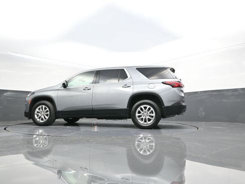 Used 2023 Chevrolet Traverse LS w/ Safety Package image 40