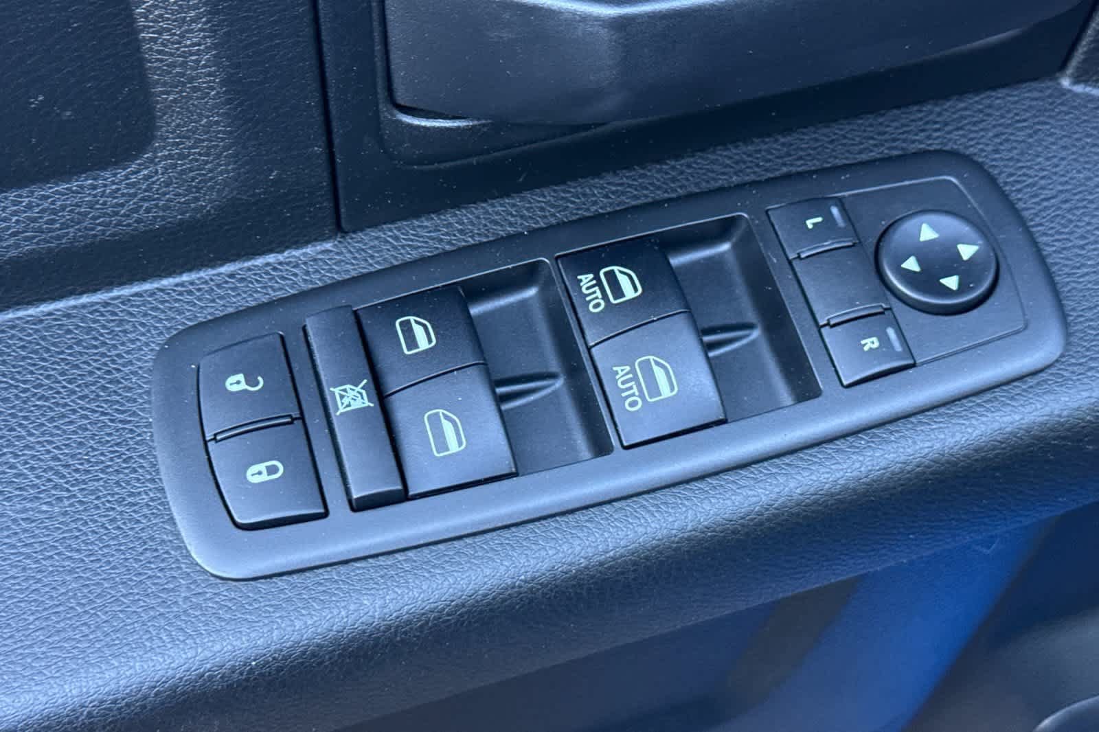 Used 2018 RAM 2500 Tradesman w/ Chrome Appearance Group AWD/4WD image 13