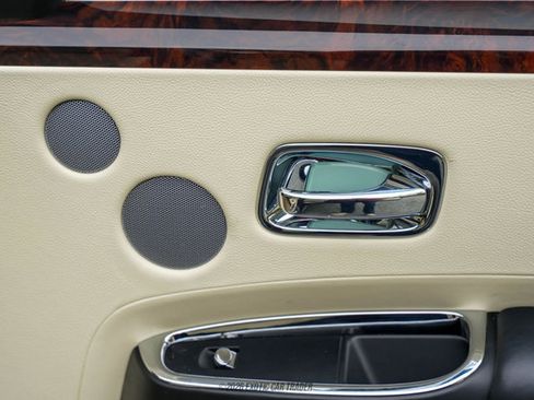 Used 2011 Rolls-Royce Ghost image 37