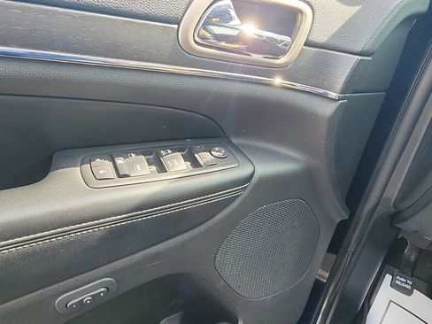 Used 2016 Jeep Grand Cherokee Limited RWD image 18