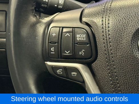 Used 2016 Toyota Highlander XLE image 26