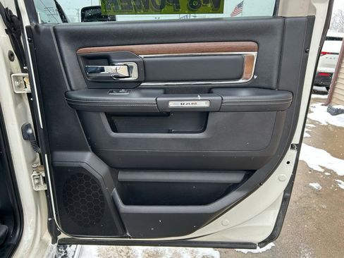 Used 2017 RAM 1500 Laramie image 15
