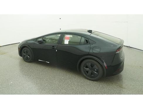 New 2026 Toyota Prius LE image 4